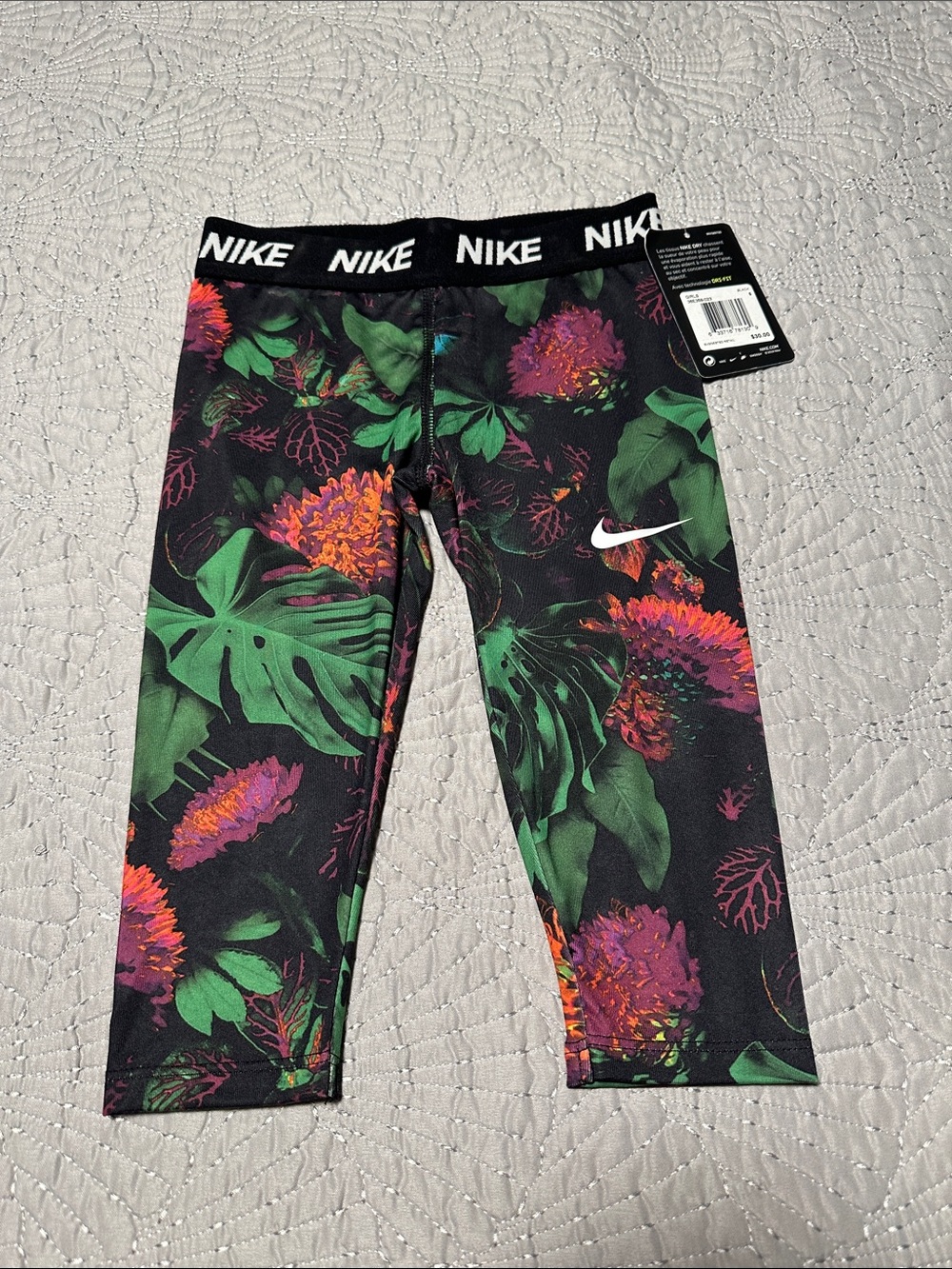 Nike Little Girls Floral Leggings in Black, NWT’s, Size 6